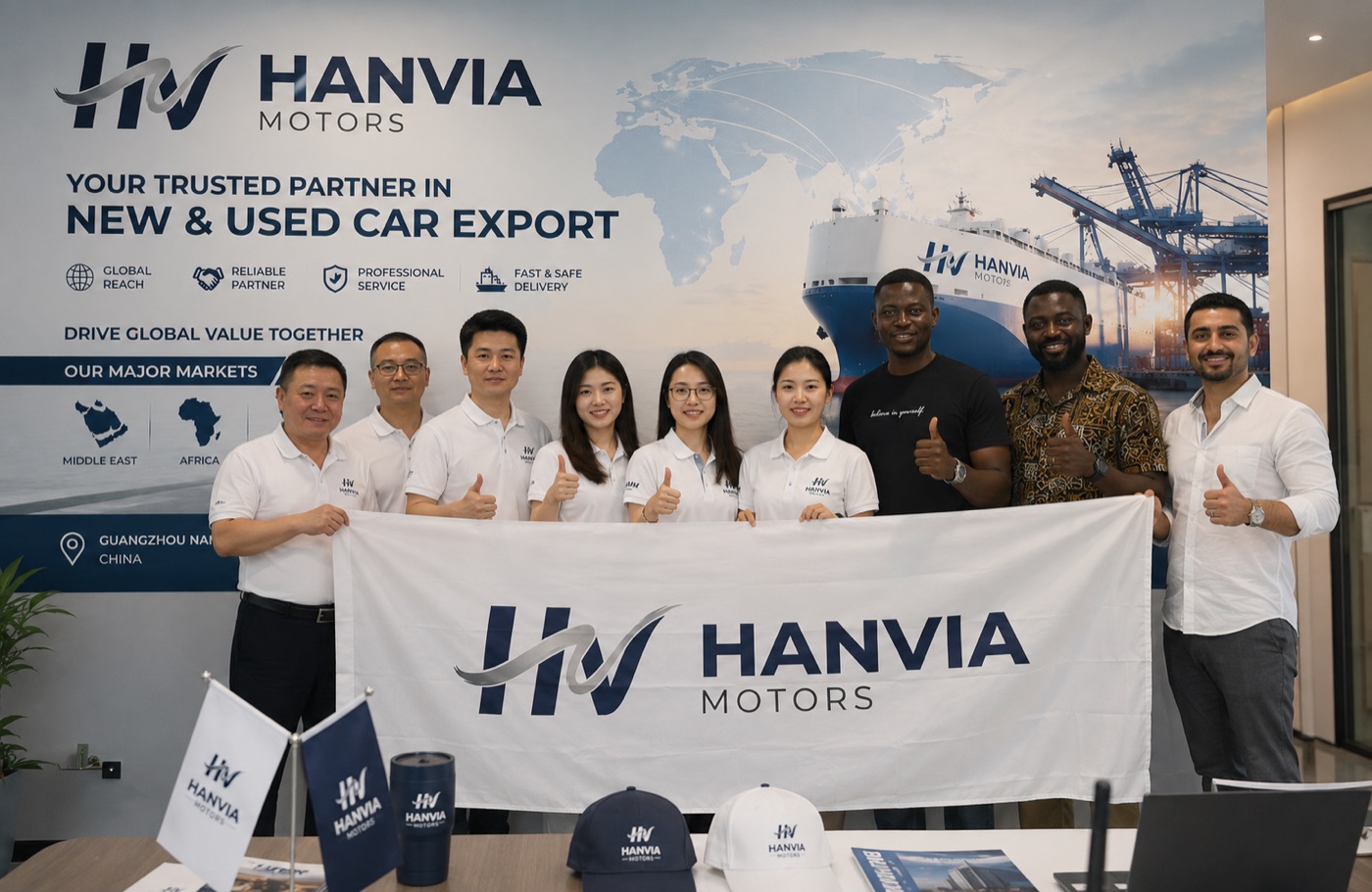 Des acheteurs étrangers en visite au bureau Hanvia Motors de Guangzhou