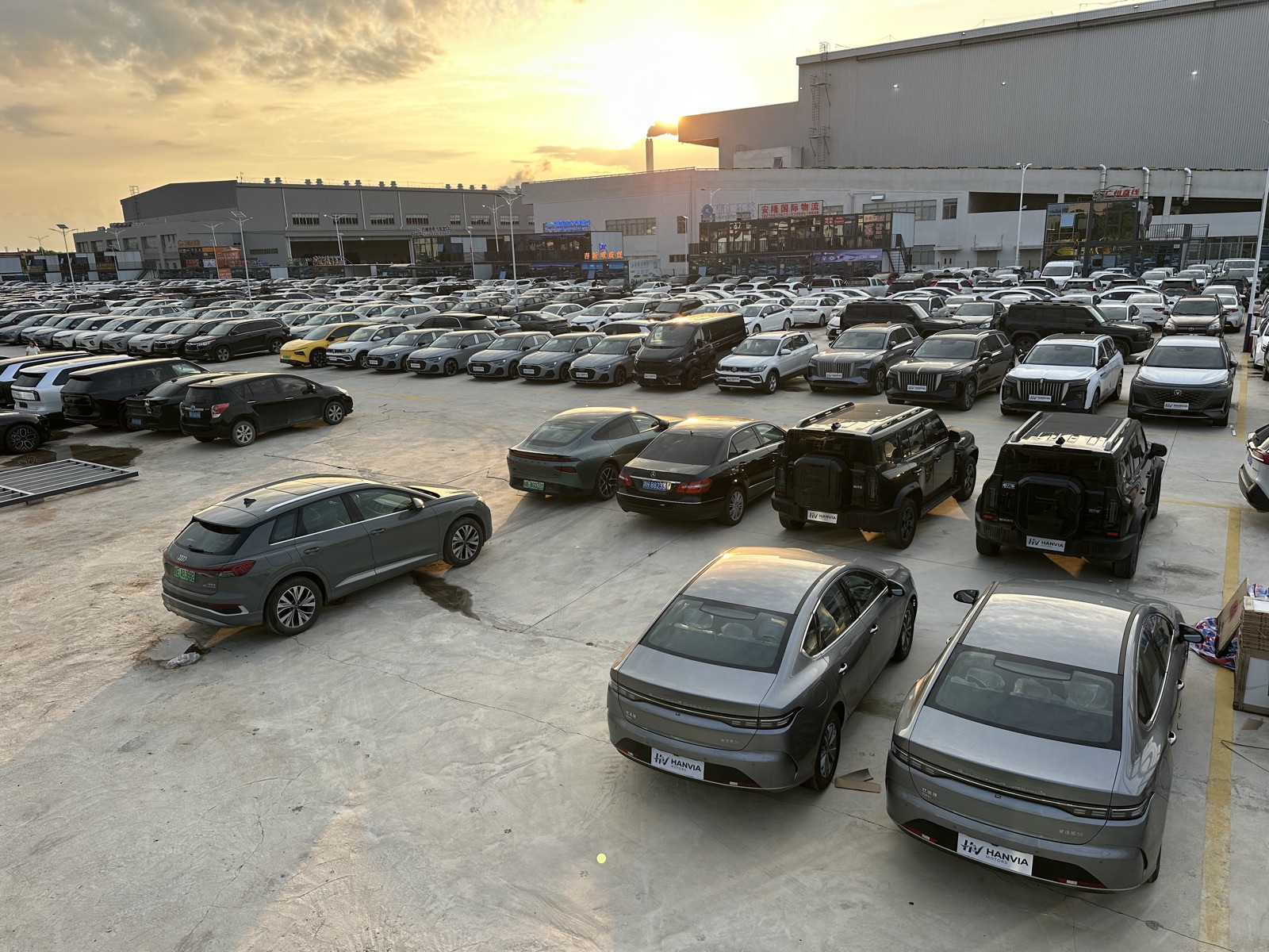 Vehículos preparados para exportación en nuestra campa de Guangzhou