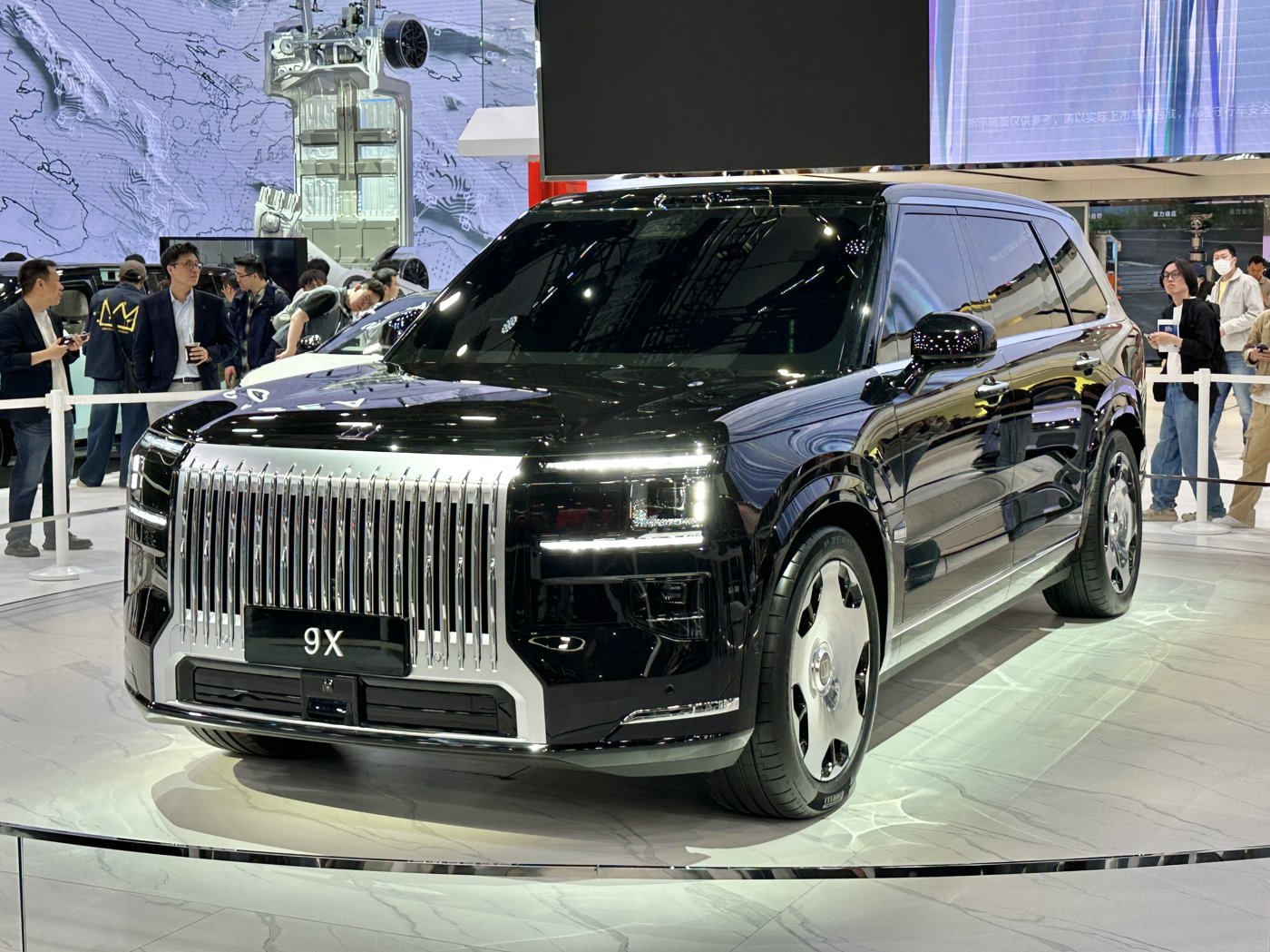 Zeekr 9X full-size flagship SUV front view